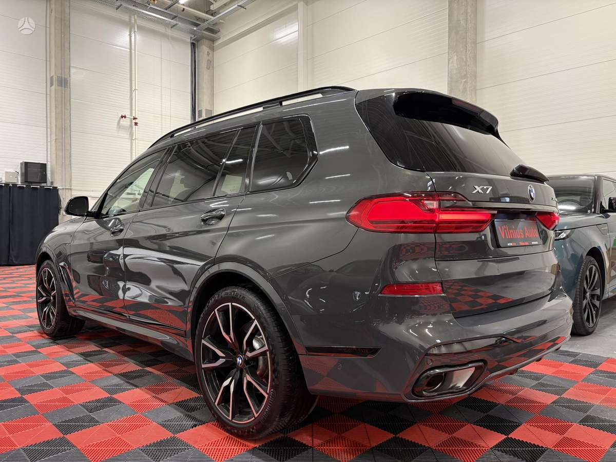 BMW X7, 3.0 l., off-road / crossover