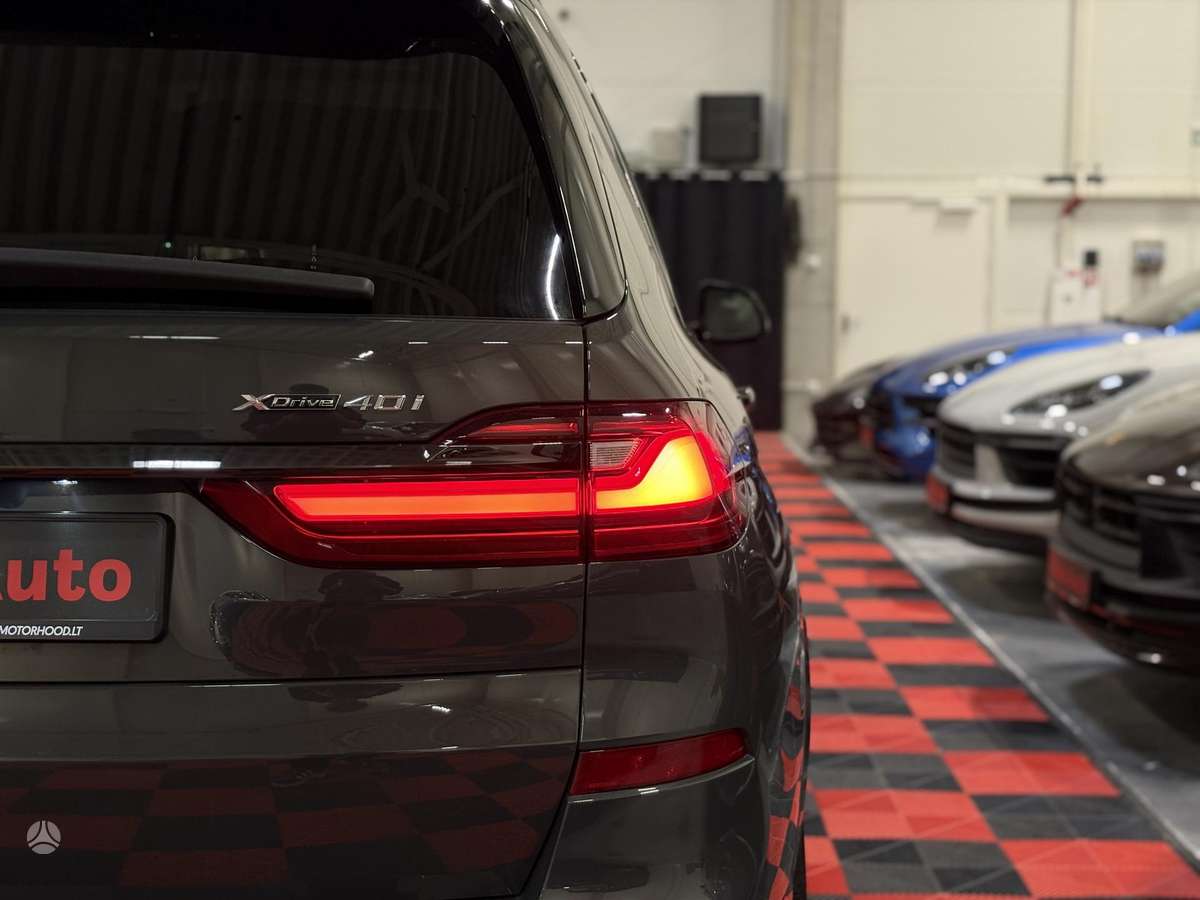BMW X7, 3.0 l., off-road / crossover