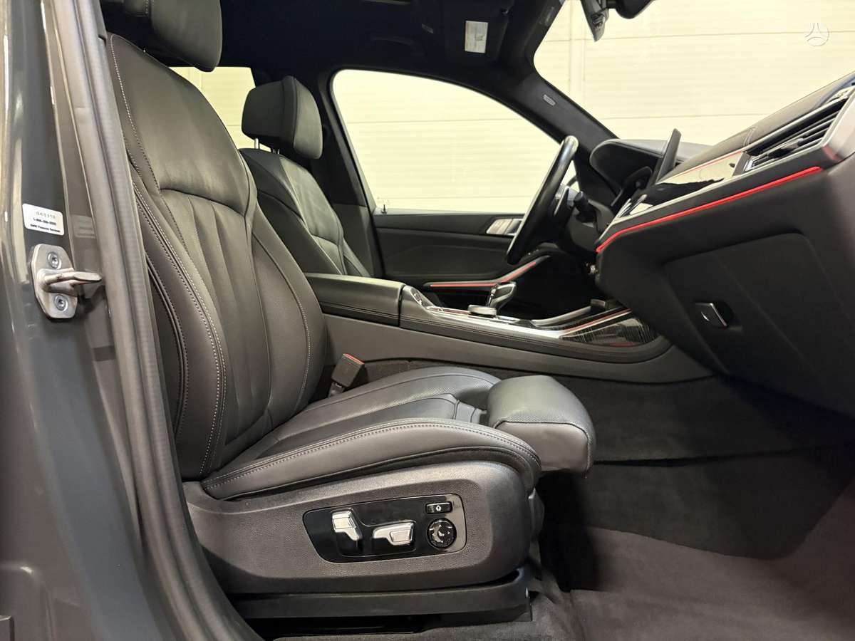 BMW X7, 3.0 l., off-road / crossover