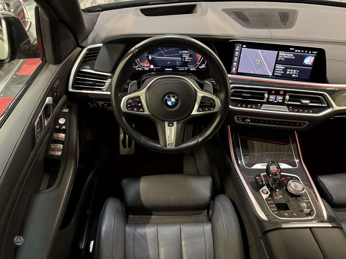 BMW X7, 3.0 l., off-road / crossover