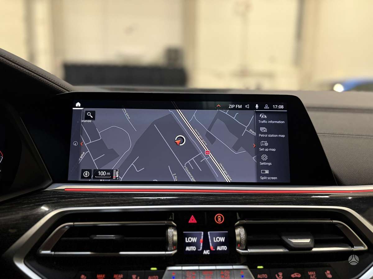 BMW X7, 3.0 l., off-road / crossover