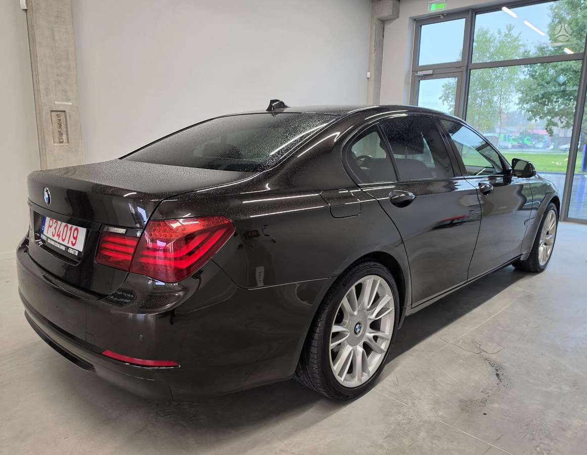BMW 730, 3.0 l., Седан