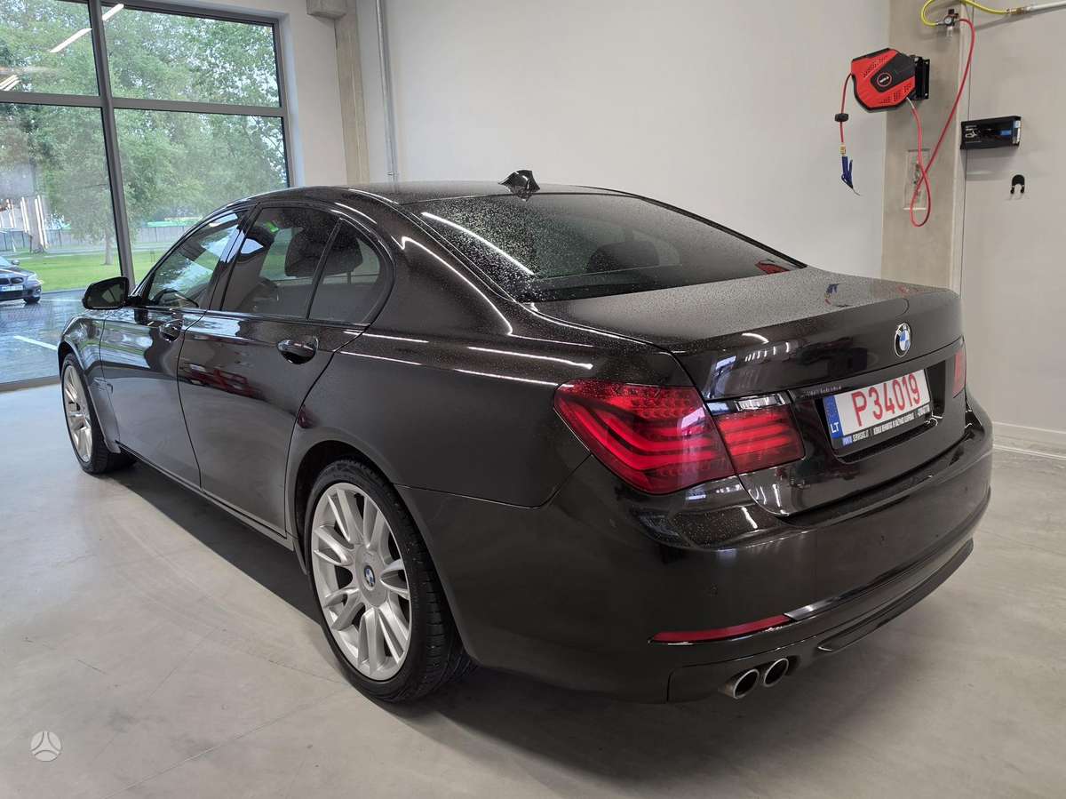 BMW 730, 3.0 l., Седан