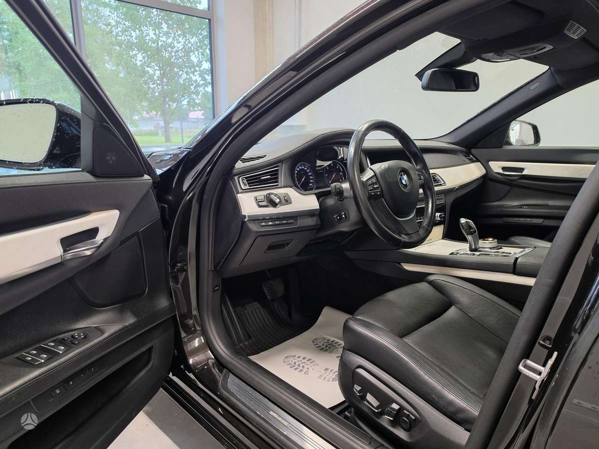 BMW 730, 3.0 l., Седан