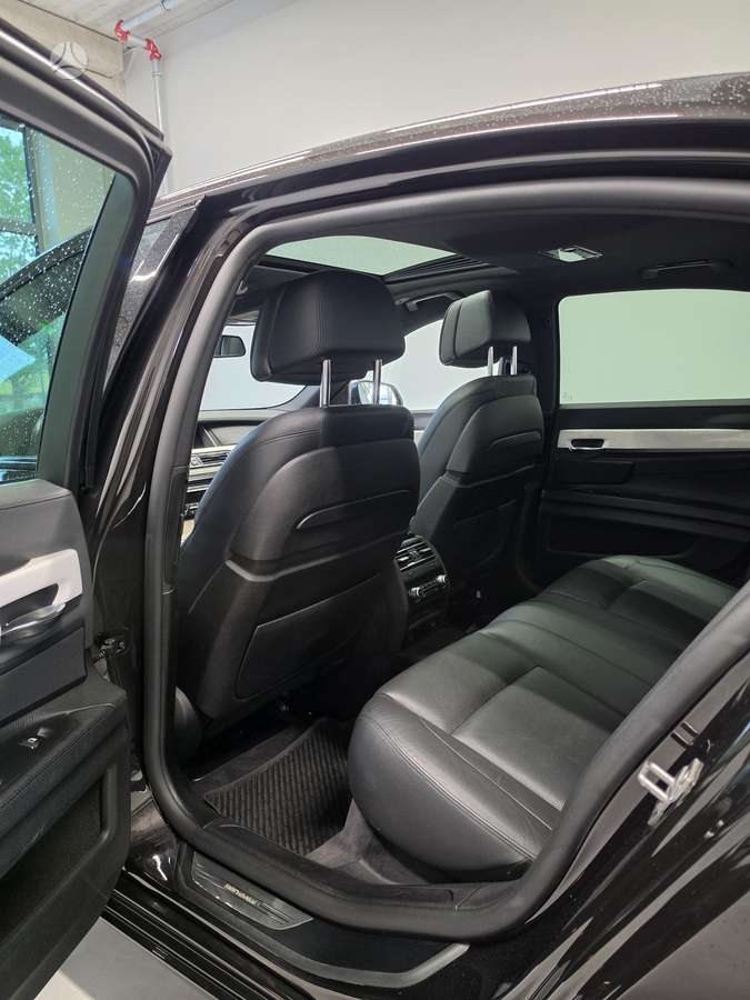 BMW 730, 3.0 l., Седан