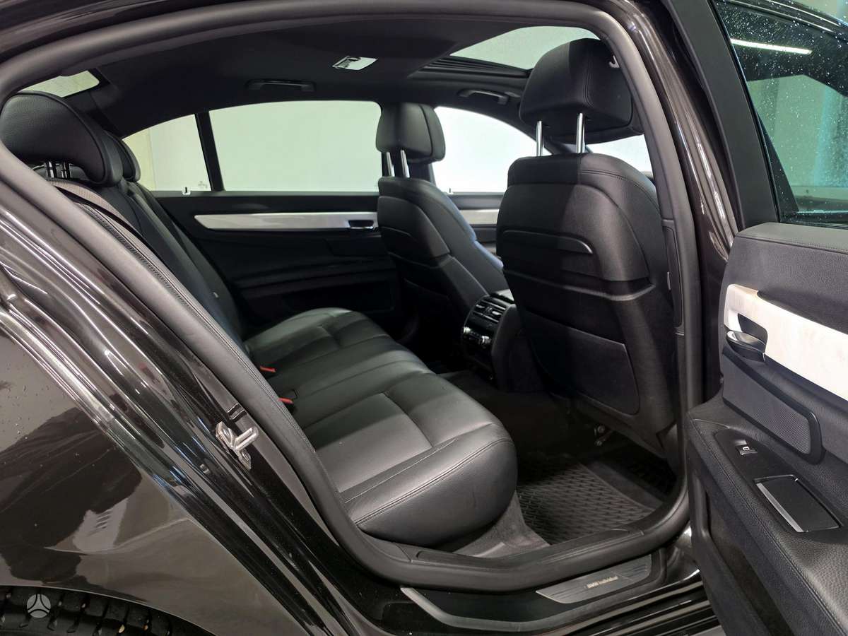 BMW 730, 3.0 l., sedanas