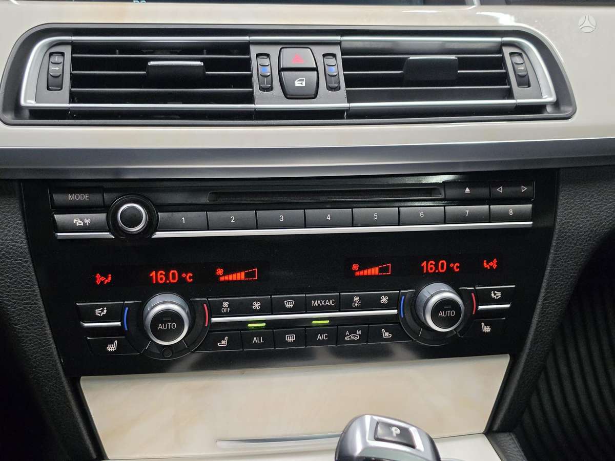 BMW 730, 3.0 l., Седан