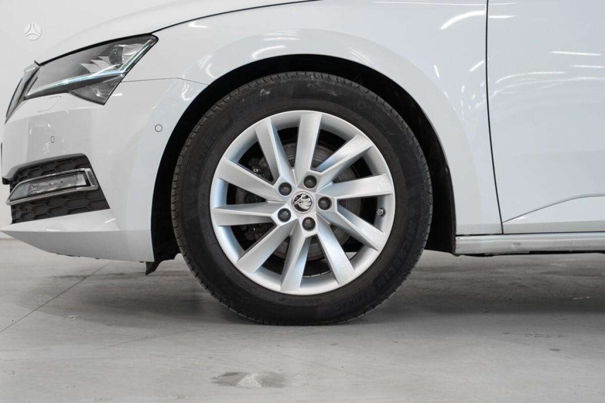 Skoda Superb, 2.0 l., Хэтчбек