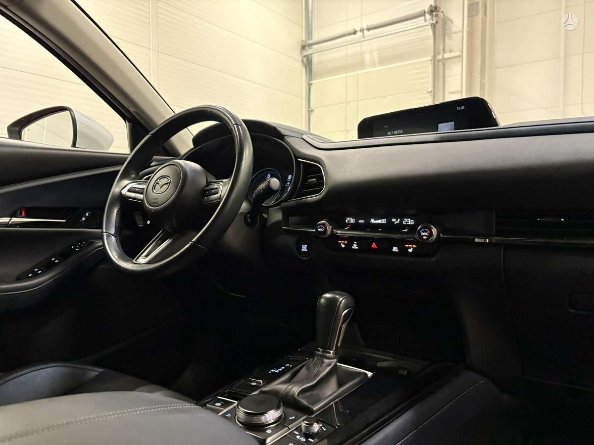 Mazda CX-30, 2.5 l., off-road / crossover