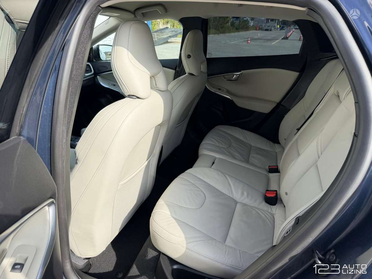 Volvo V40, 2.0 l., Хэтчбек