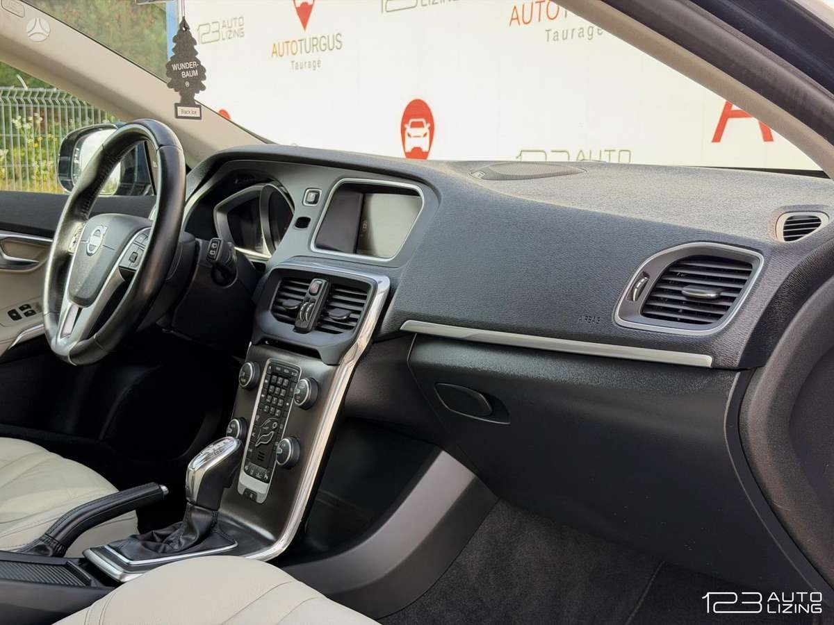 Volvo V40, 2.0 l., Хэтчбек