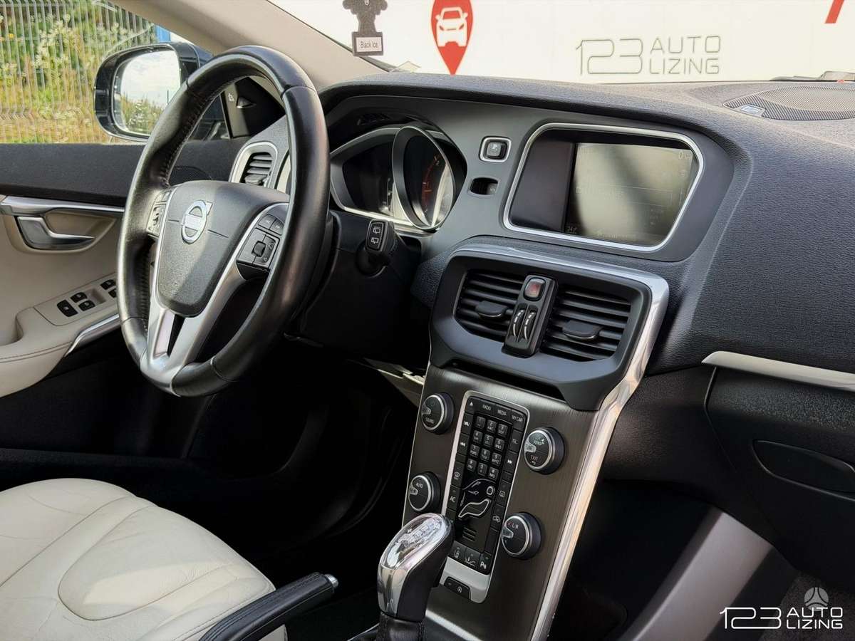 Volvo V40, 2.0 l., Хэтчбек
