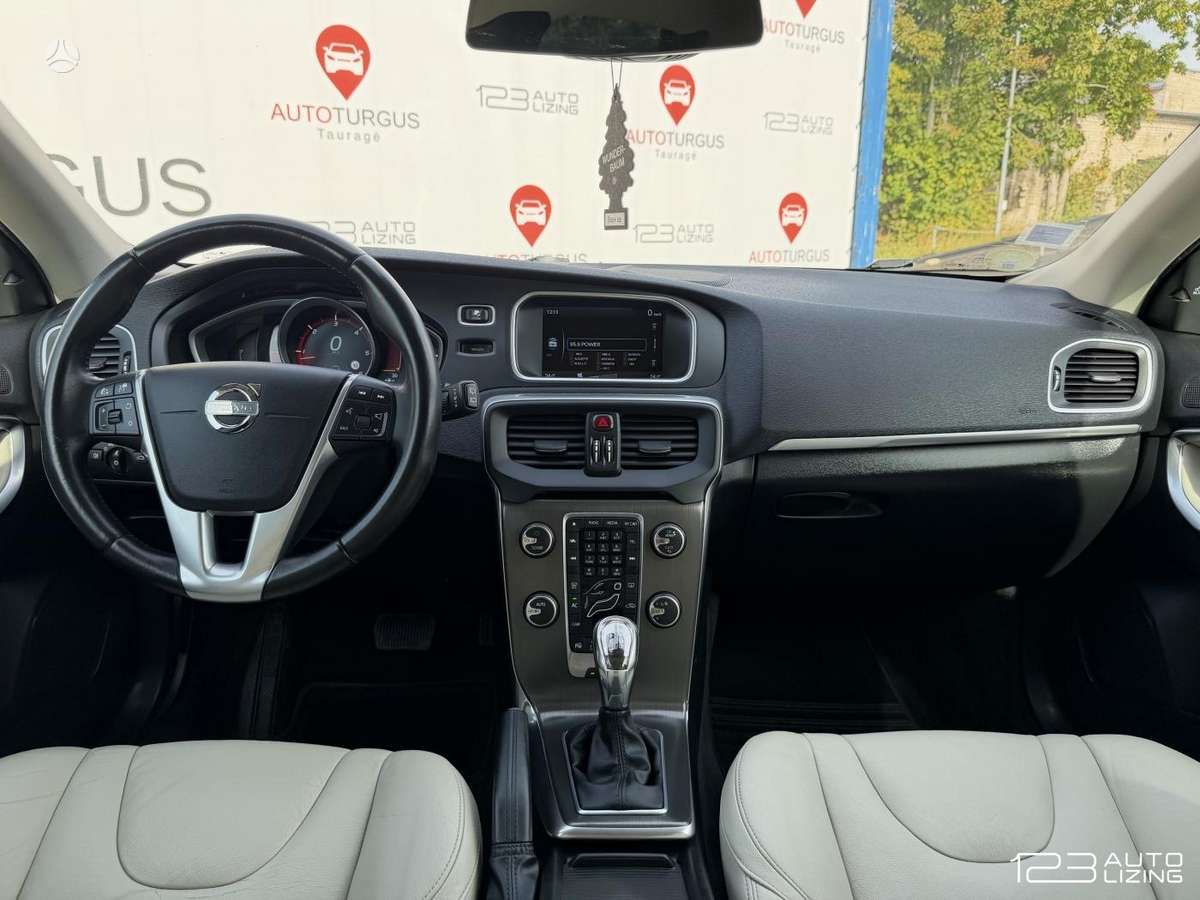 Volvo V40, 2.0 l., Хэтчбек