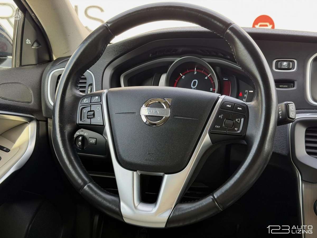 Volvo V40, 2.0 l., Хэтчбек