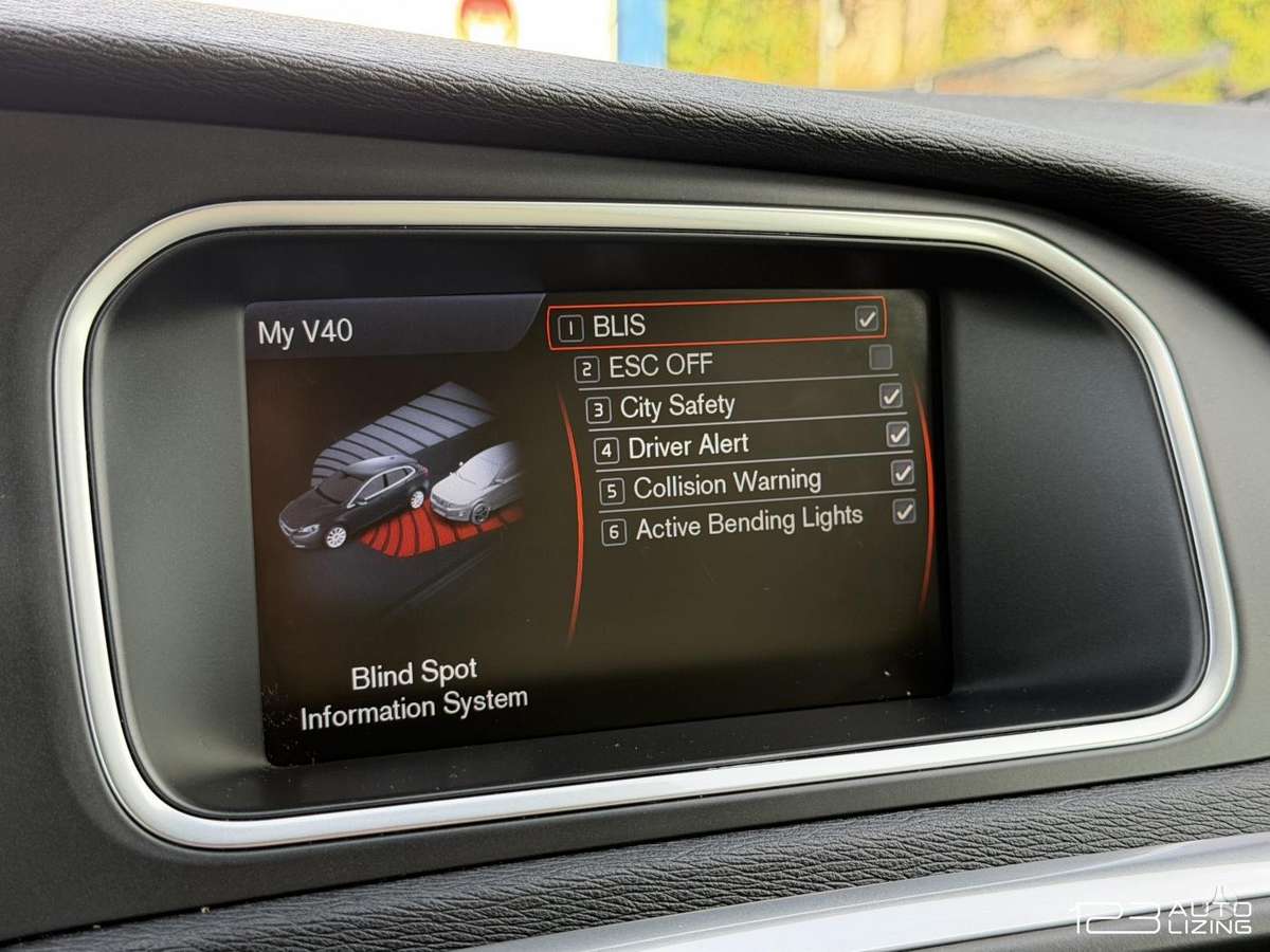 Volvo V40, 2.0 l., Хэтчбек