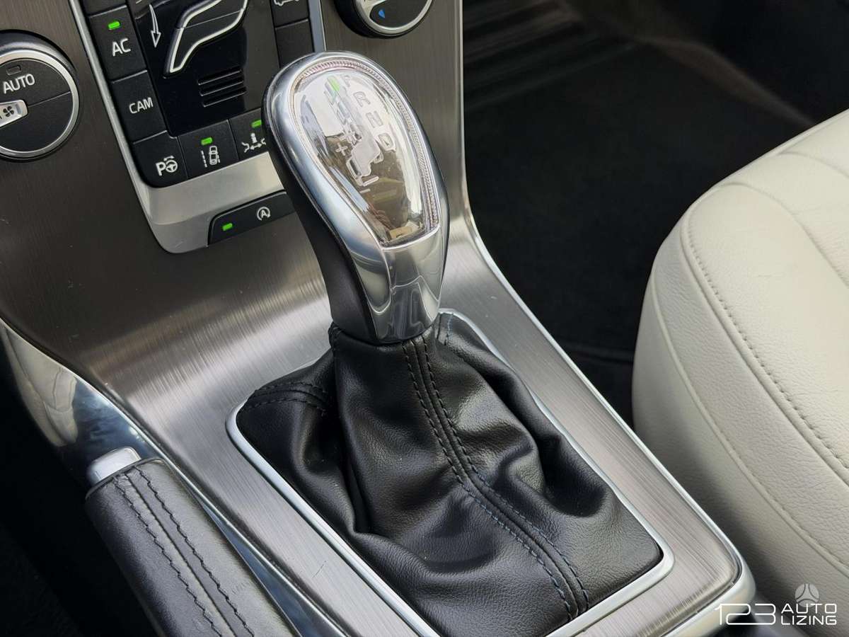 Volvo V40, 2.0 l., Хэтчбек