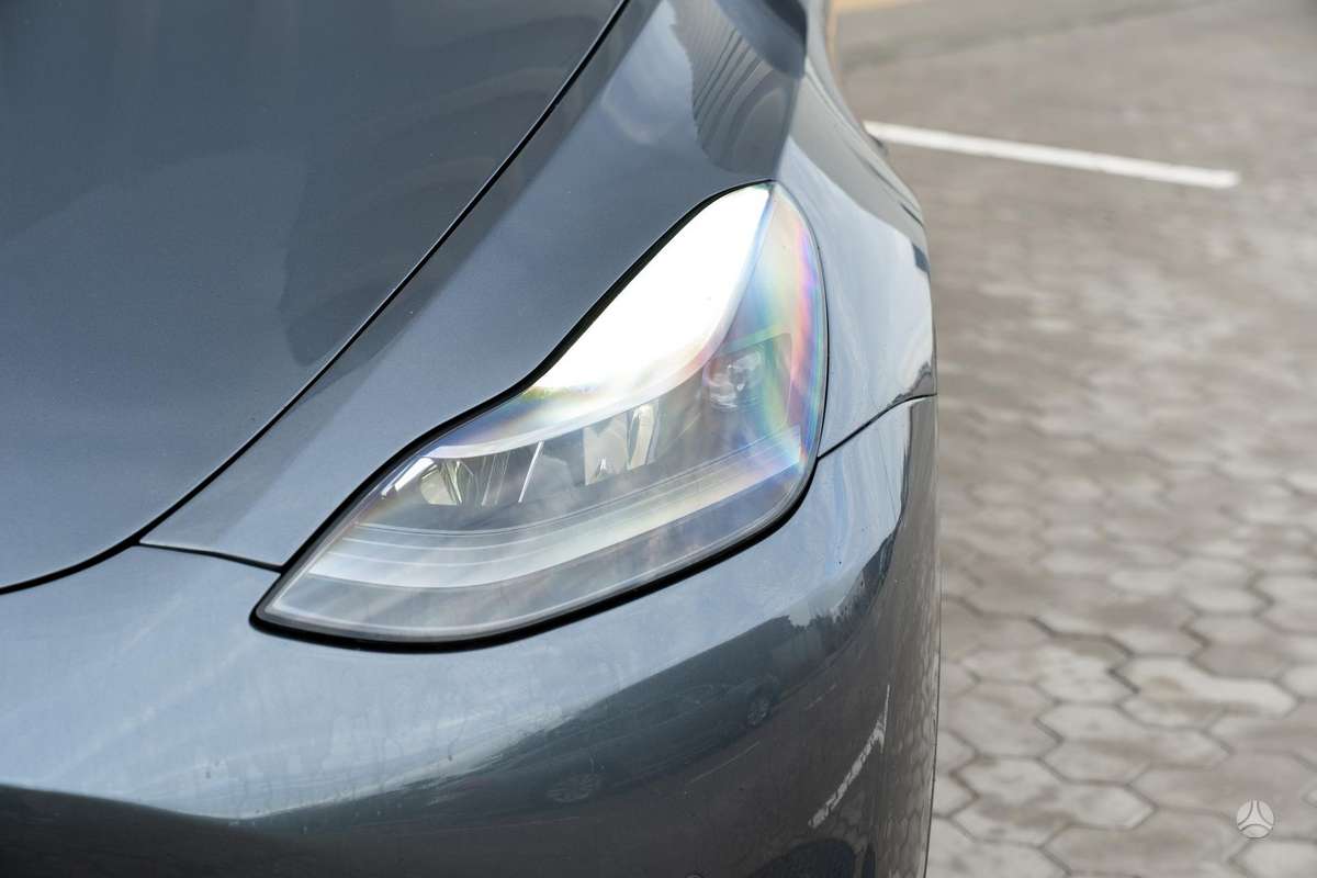 Tesla Model Y, 75 kWh, off-road / crossover