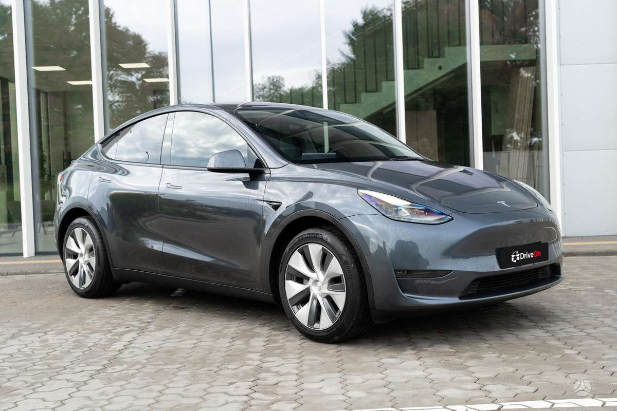 Tesla Model Y, 75 kWh, off-road / crossover