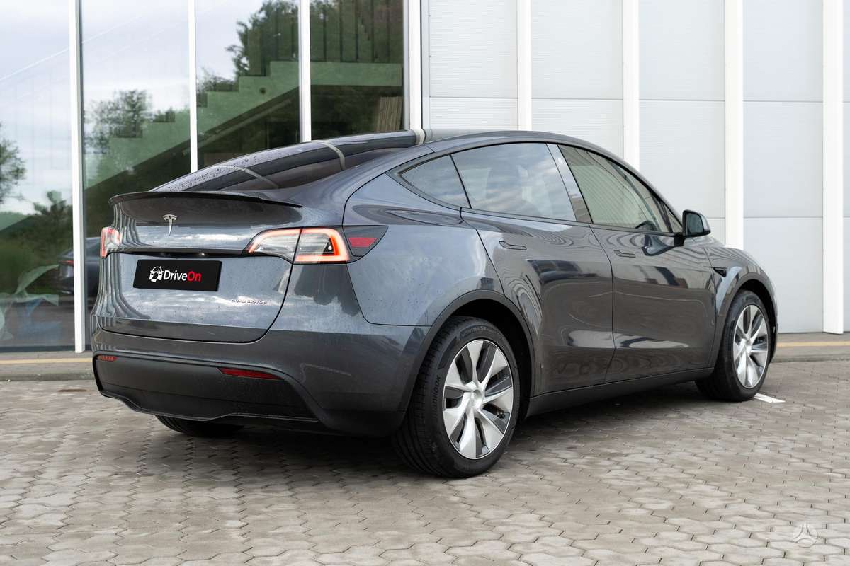 Tesla Model Y, 75 kWh, off-road / crossover