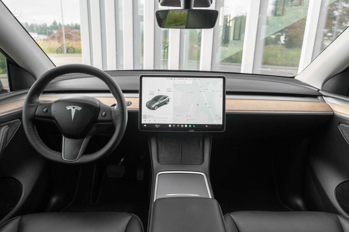 Tesla Model Y, 75 kWh, off-road / crossover