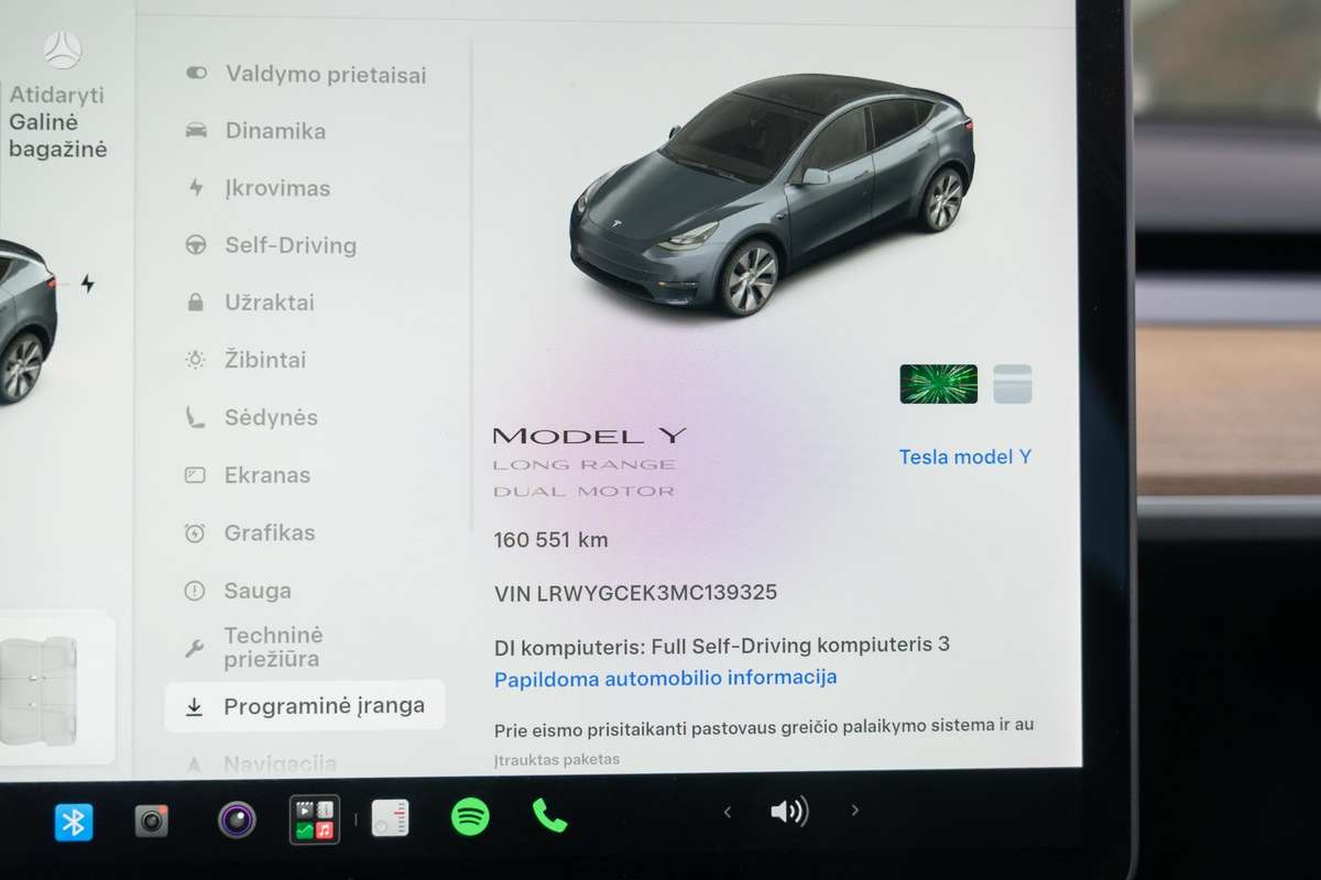 Tesla Model Y, 75 kWh, off-road / crossover