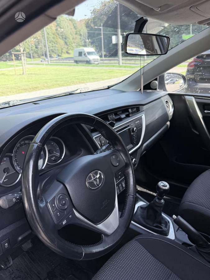 Toyota Auris, 1.6 l., hatchback