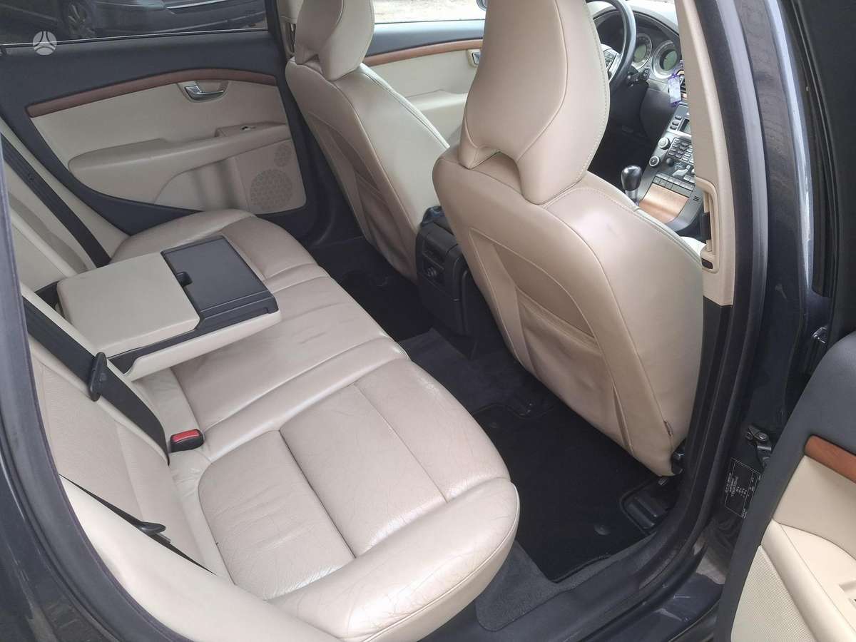 Volvo V70, 2.4 l., universalas