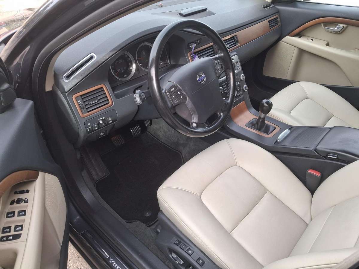 Volvo V70, 2.4 l., universalas
