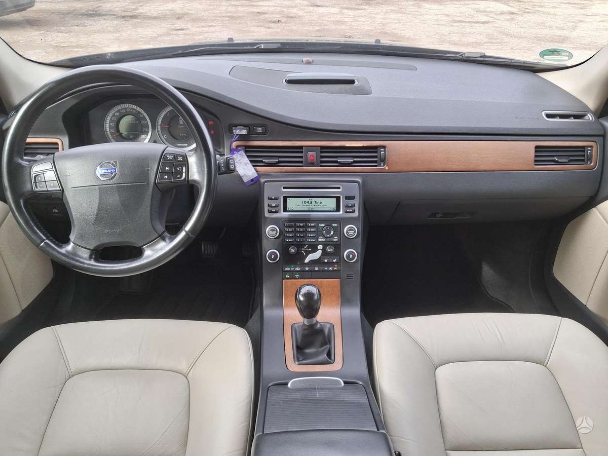 Volvo V70, 2.4 l., wagon