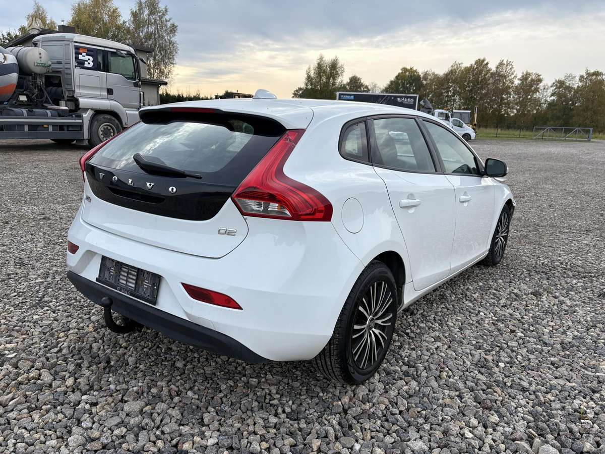 Volvo V40, 1.6 l., Хэтчбек