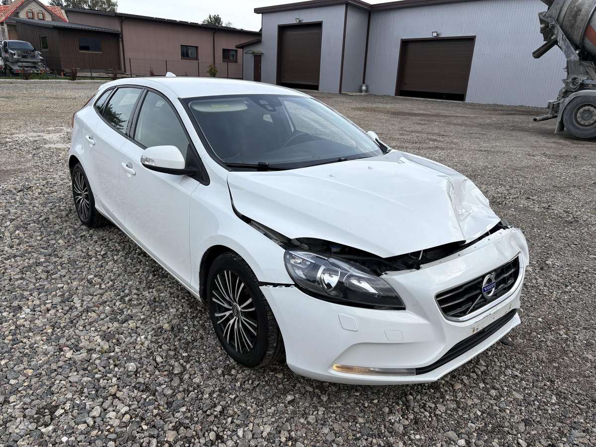 Volvo V40, 1.6 l., Хэтчбек