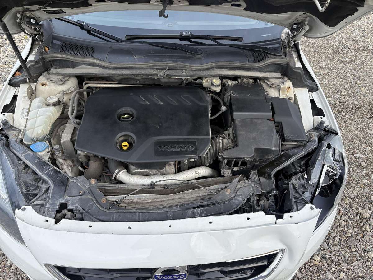 Volvo V40, 1.6 l., Хэтчбек