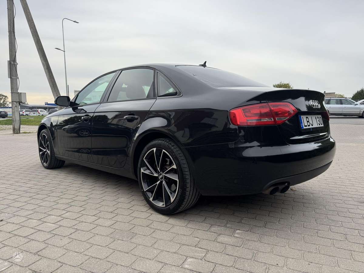 Audi A4, 2.0 l., saloon / sedan