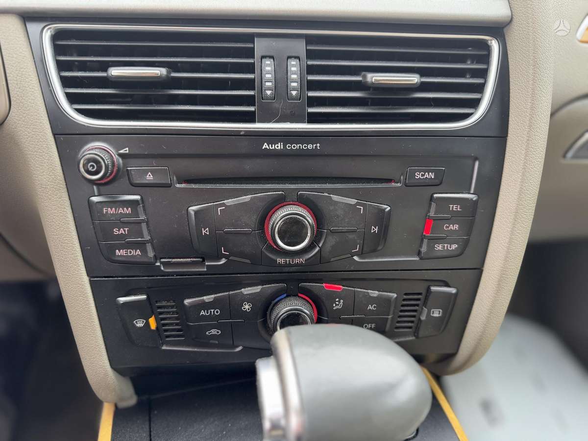 Audi A4, 2.0 l., saloon / sedan