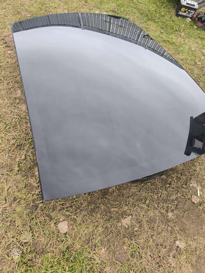 Tesla Model Y Panoraminis stiklas