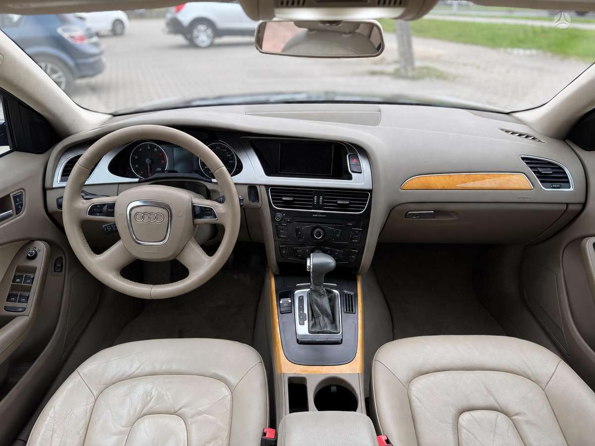 Audi A4, 2.0 l., saloon / sedan