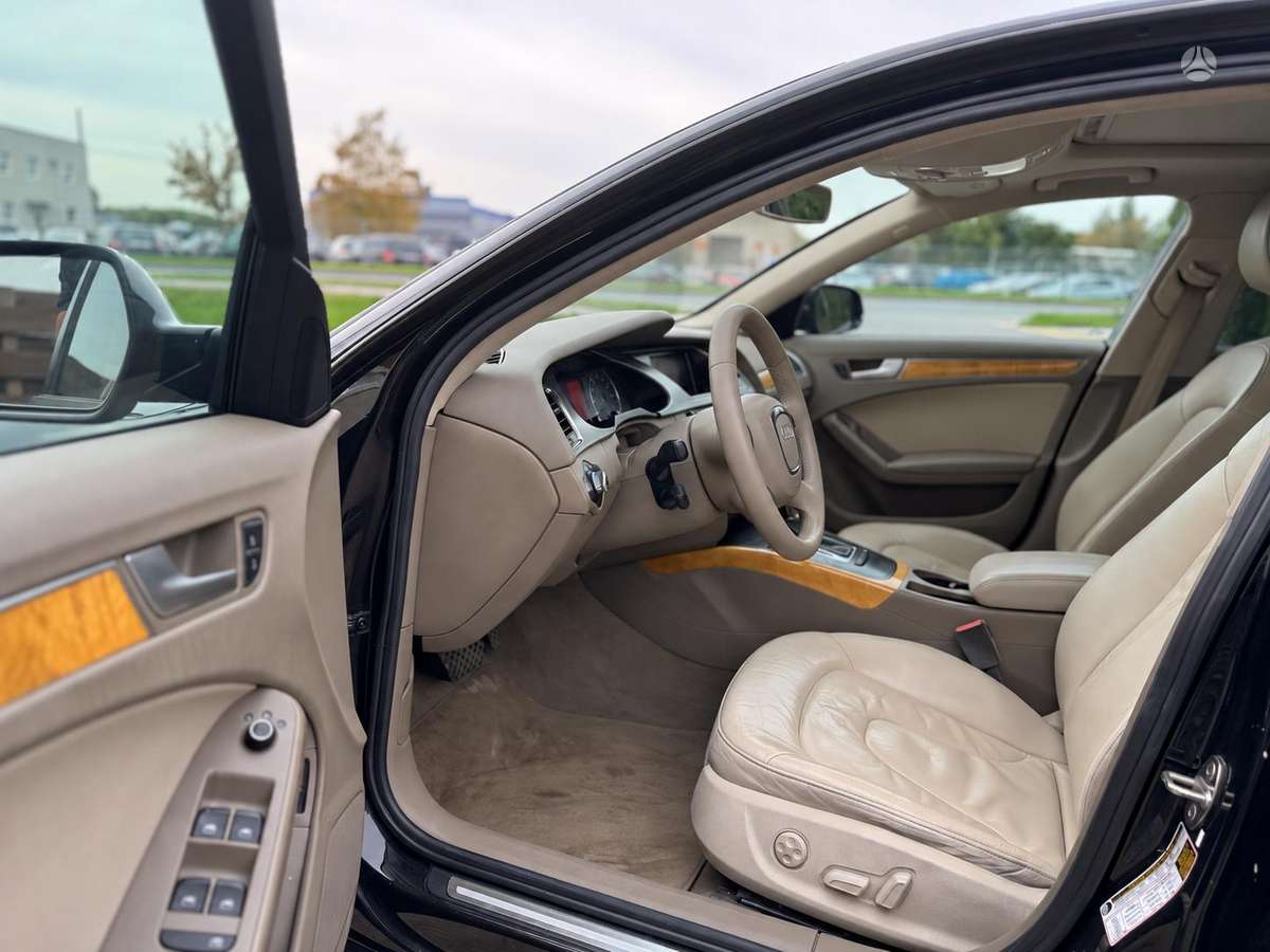 Audi A4, 2.0 l., saloon / sedan