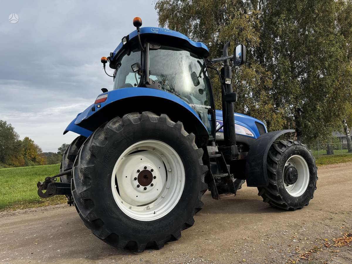 New Holland T6070, тракторы