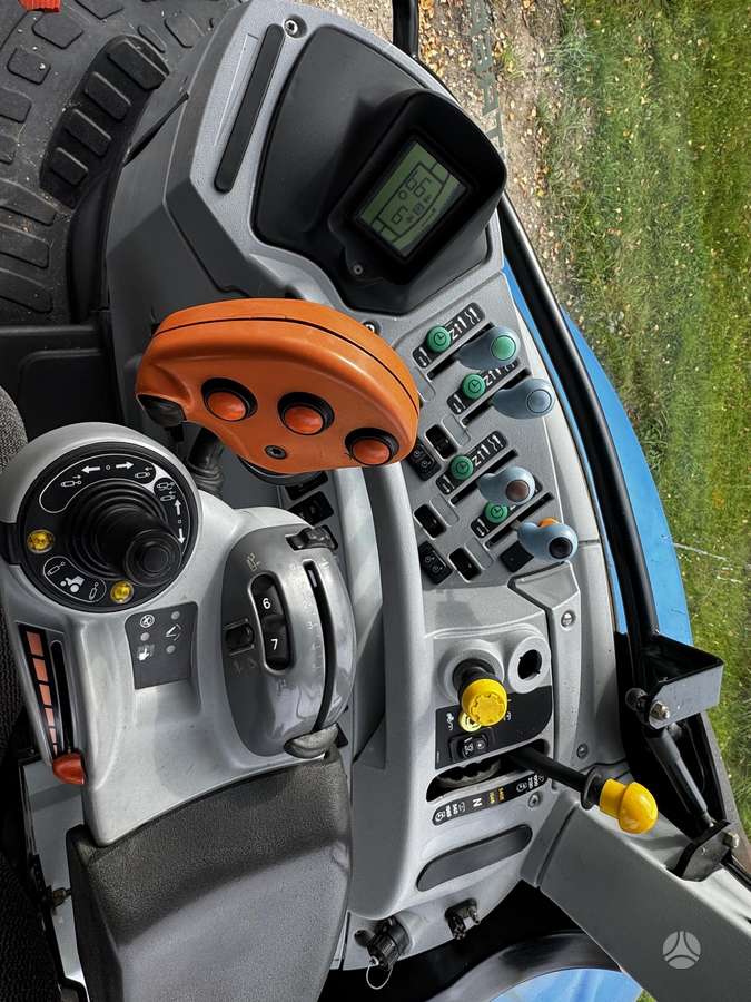 New Holland T6070, traktoriai