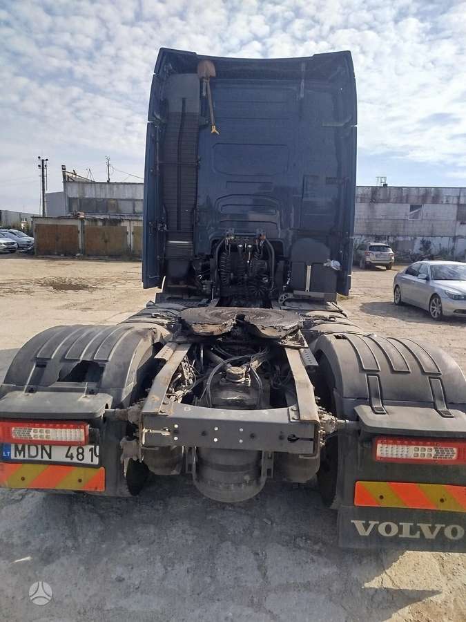 Volvo FH13 42T, double sleeper