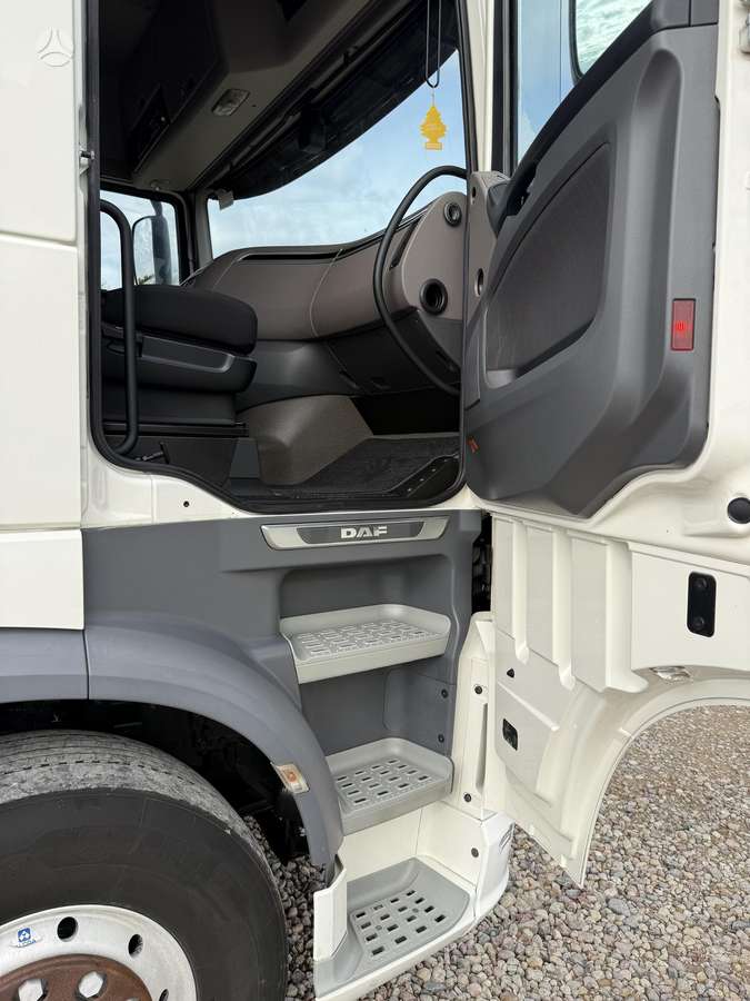 DAF XF106.530, double sleeper