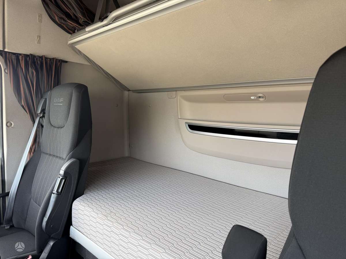 DAF XF106.530, double sleeper