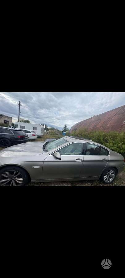 BMW 535, Седан