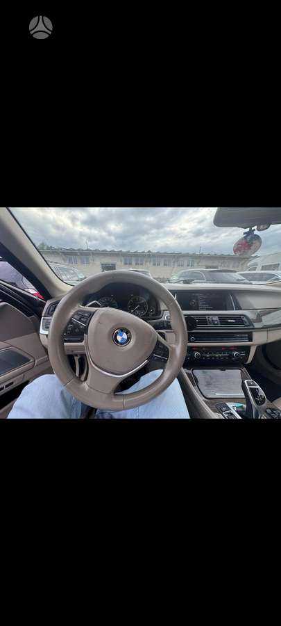 BMW 535, Седан