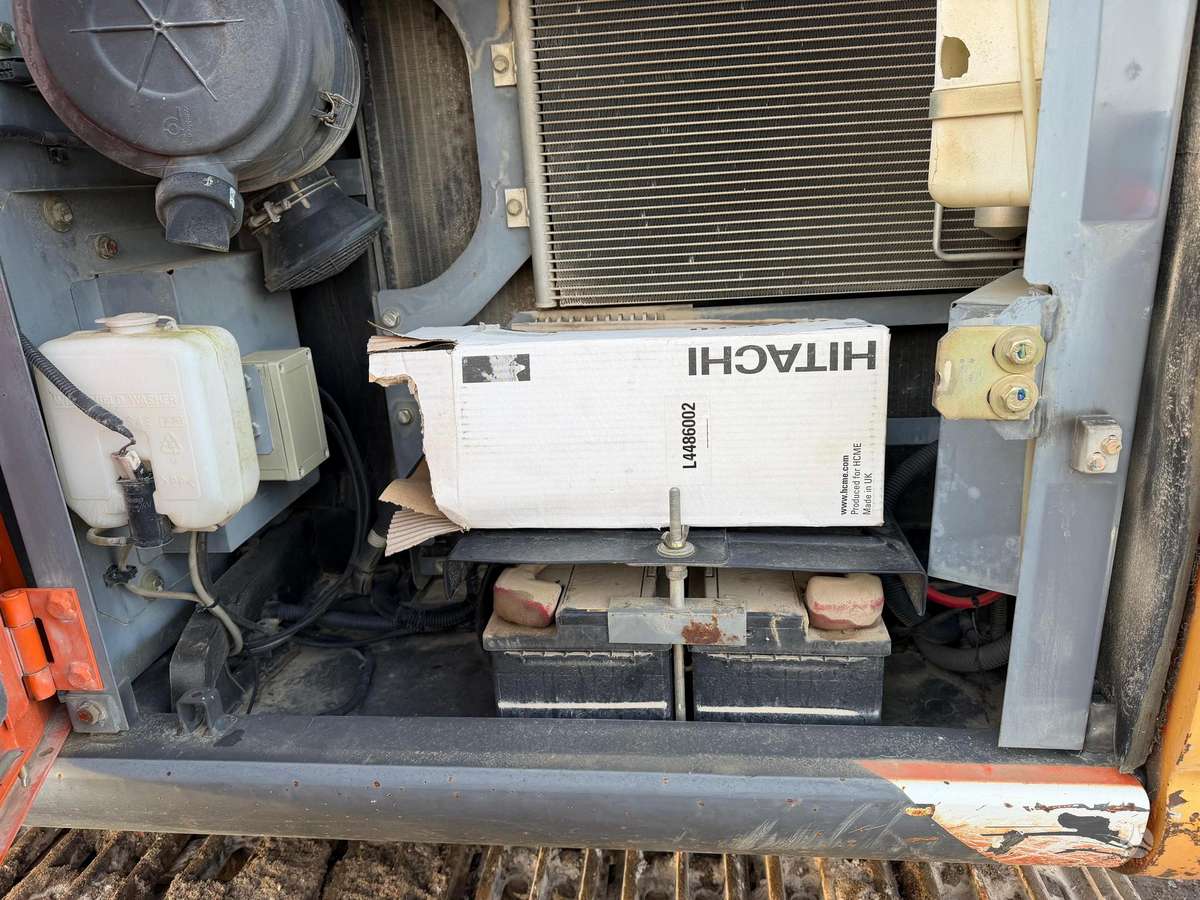 Hitachi ZX130LCN-3, экскаваторы