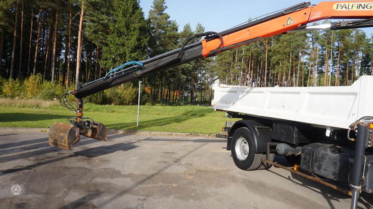 Renault Kerax 380, самосвалы с краном