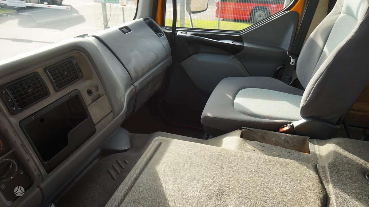 Renault Kerax 380, dumpers with crane