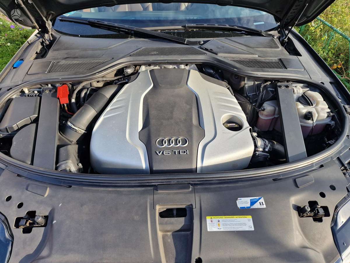 Audi A8, 3.0 l., Седан