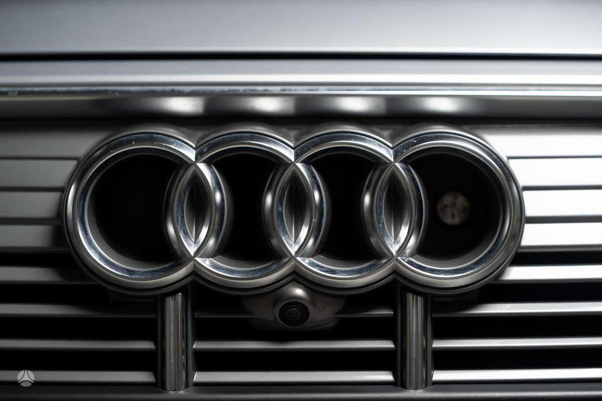 Audi e-tron, 95 kWh, off-road / crossover