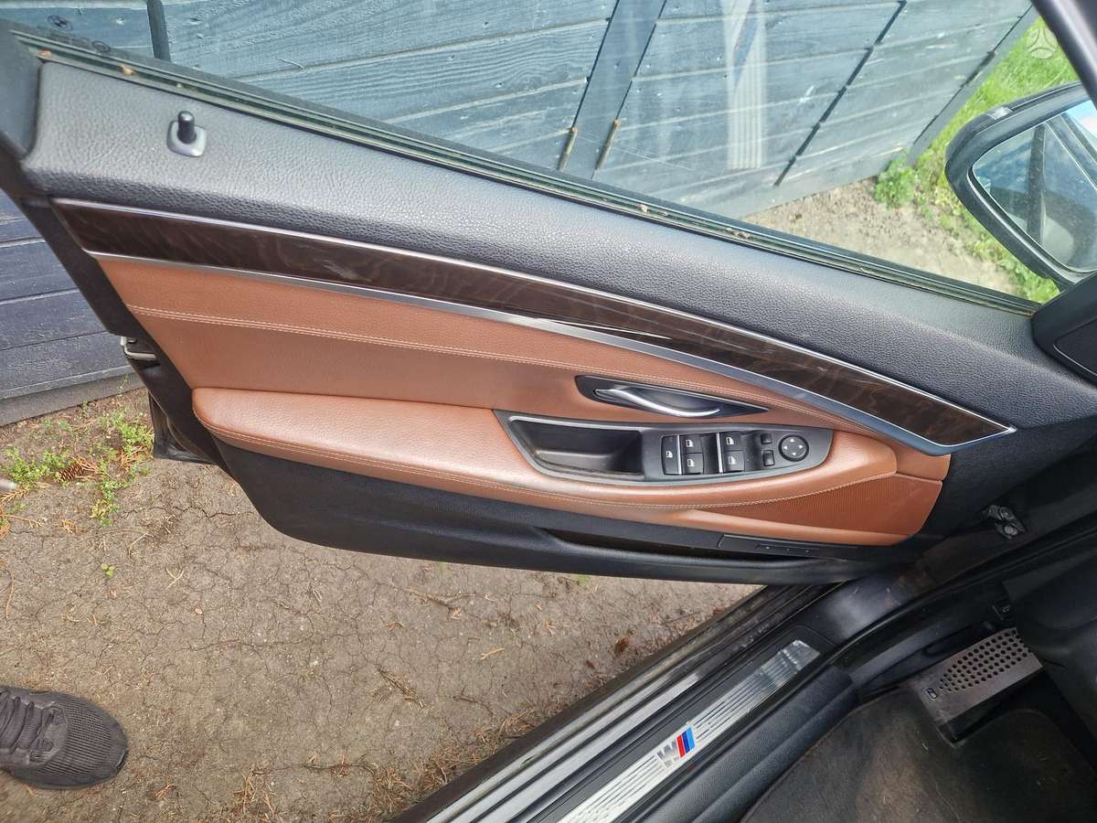 BMW 528, saloon / sedan